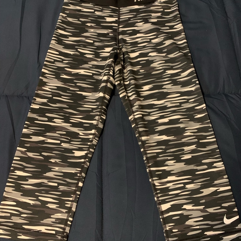Nike cropped leggings